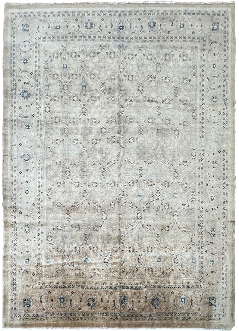 Antique Oushak Area Rug 10x14 Turkish Wool Arts and Crafts C.1930: Antique Oushak Area Rug 10x14 Turkish Wool Arts and Crafts C.1930 Antique Turkish Oushak area rug from the early 20th century, featuring an Arts & Crafts style with an all-over geometric floral patter