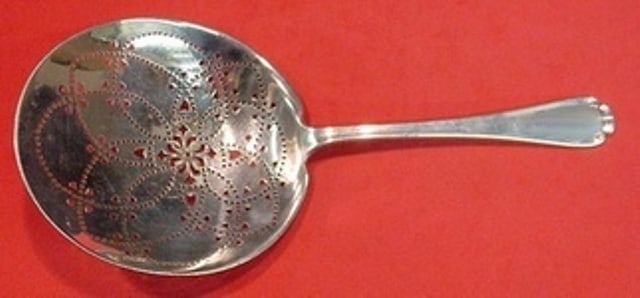 Tiffany & Co Flemish Sterling Silver 9 Inch Saratoga Chip Server: Tiffany & Co Flemish Sterling Silver 9 Inch Saratoga Chip Server Presenting the Flemish by Tiffany & Co. Sterling Silver Saratoga Chip Server, a stunning serving piece measuring 9 inches. Crafted from