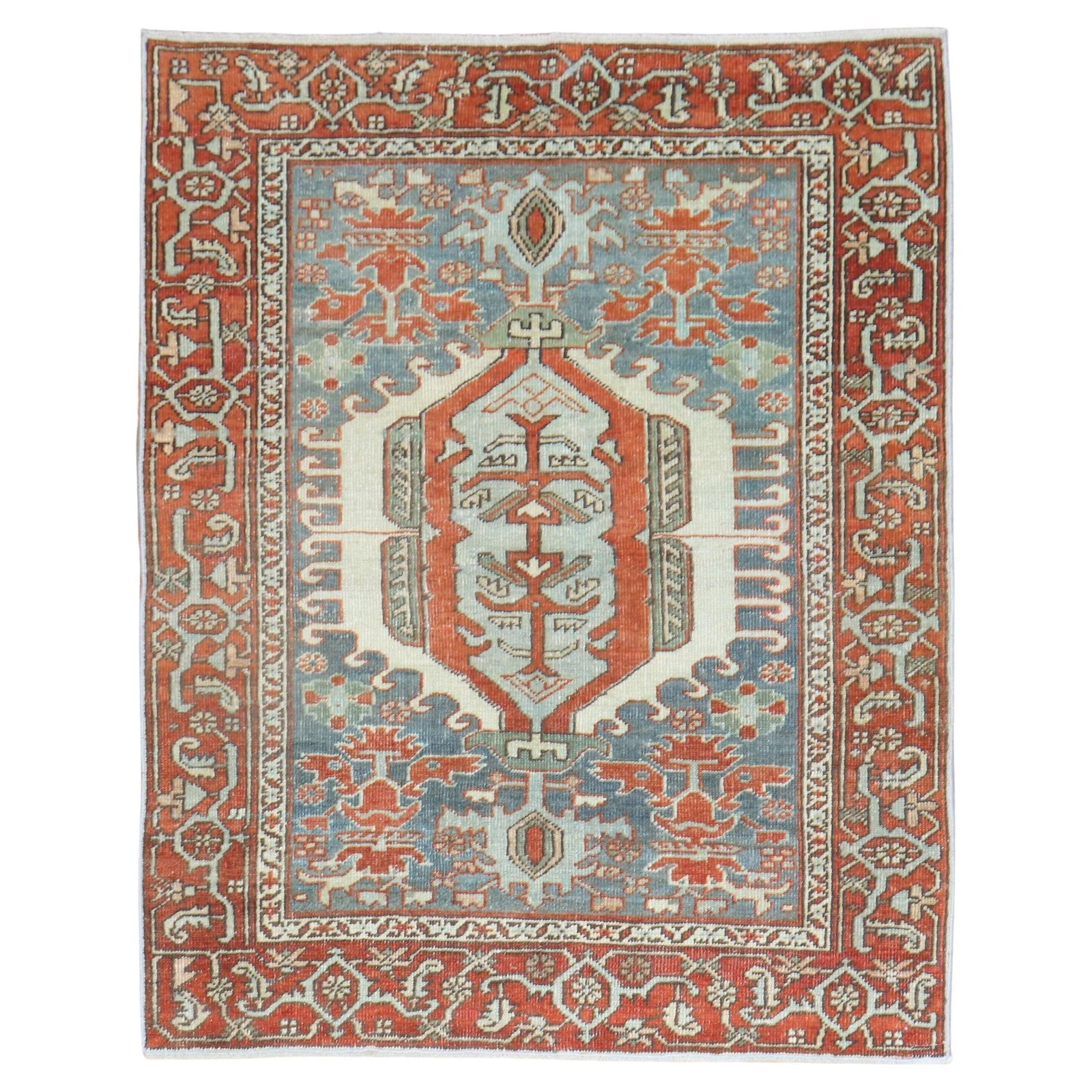 Zabihi Antique Heriz Rug Hand-Woven Wool Adirondack Style 1930s: Zabihi Antique Heriz Rug Hand-Woven Wool Adirondack Style 1930s Discover the charm of the Zabihi Collection Square Antique Heriz Rug, a beautiful piece that showcases the artistry of early 20th-centur