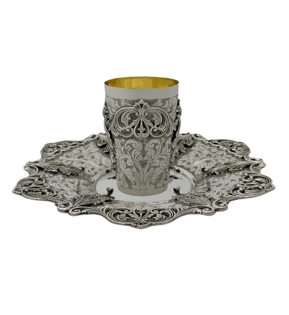 Sterling Silver Cup and Tray Leaf Applique Ornate Handmade: Sterling Silver Cup and Tray Leaf Applique Ornate Handmade This pre-owned cup and tray set from Turkiye is crafted from fine 925 sterling silver. Both pieces feature handmade leaf applique lace design