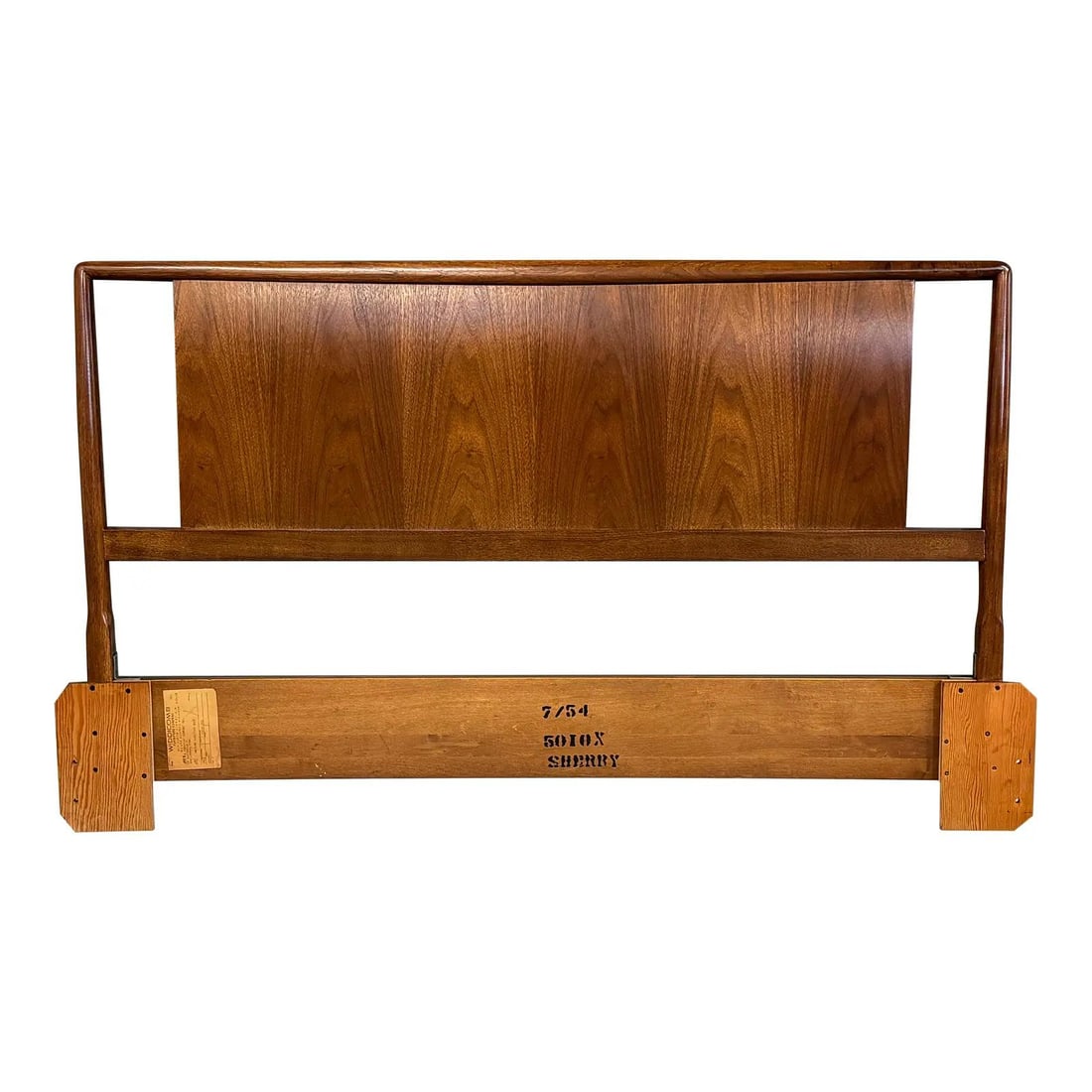 Mid Century Walnut Headboard by Robsjohn Gibbings for Widdicomb: Mid Century Walnut Headboard by Robsjohn Gibbings for Widdicomb This elegant mid-century modern headboard, designed by T.H. Robsjohn Gibbings for Widdicomb in 1954, showcases a refined walnut finish. 