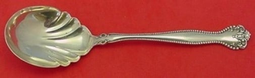 Sterling Silver Preserve Spoon Alvin Raleigh Pattern 7 1/4: Sterling Silver Preserve Spoon Alvin Raleigh Pattern 7 1/4 Raleigh by Alvin sterling silver preserve spoon measuring 7 1/4 inches. It is a serving spoon in the Raleigh pattern, made by Alvin in the Un