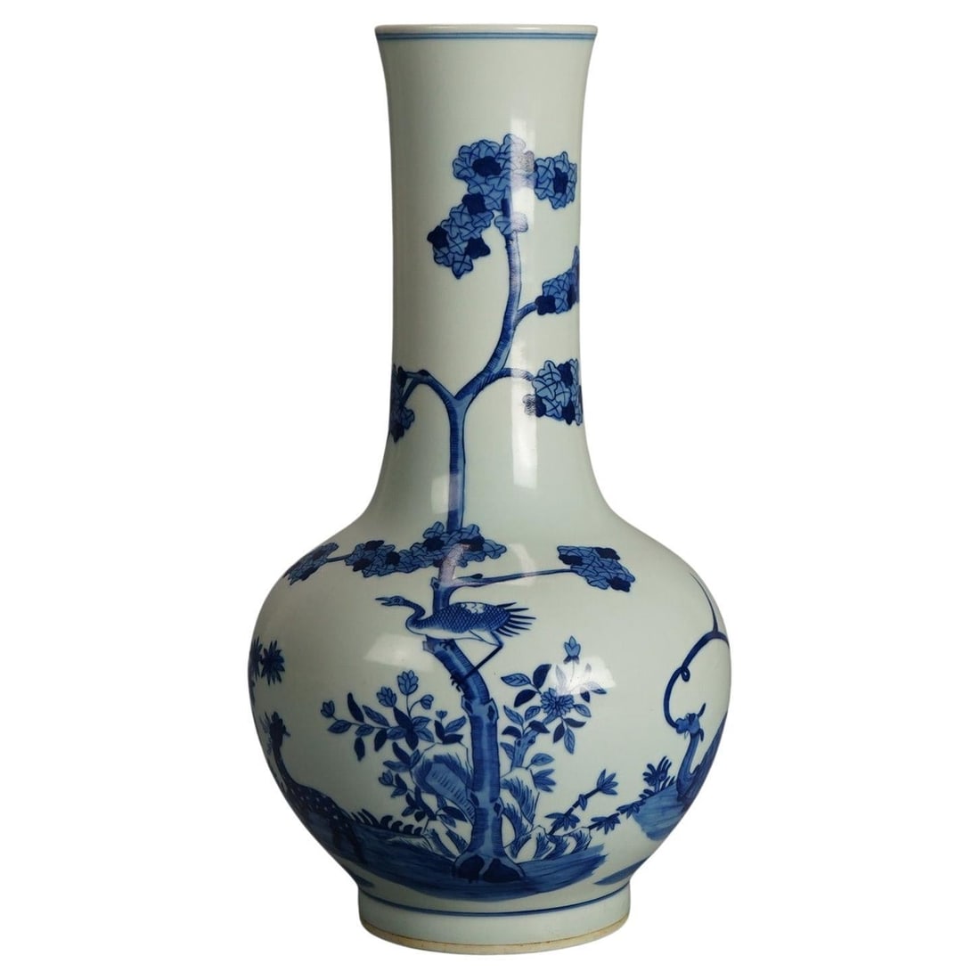 20th Century Chinese Blue White Pottery Vase Garden Scene Deer: 20th Century Chinese Blue White Pottery Vase Garden Scene Deer This exquisite Chinese blue and white pottery bottle vase from the 20th century features an intricate garden scene adorned with deer, exe