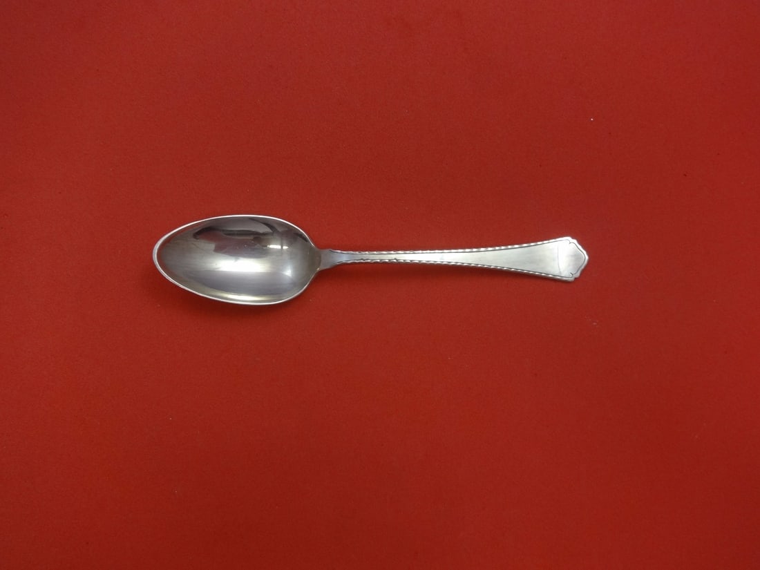Wallace Le Moderne Sterling Silver Teaspoon 5 7/8 Inch: Wallace Le Moderne Sterling Silver Teaspoon 5 7/8 Inch This exquisite teaspoon is part of the Le Moderne pattern by Wallace, crafted from high-quality sterling silver. Measuring 5 7/8 inches, this fla