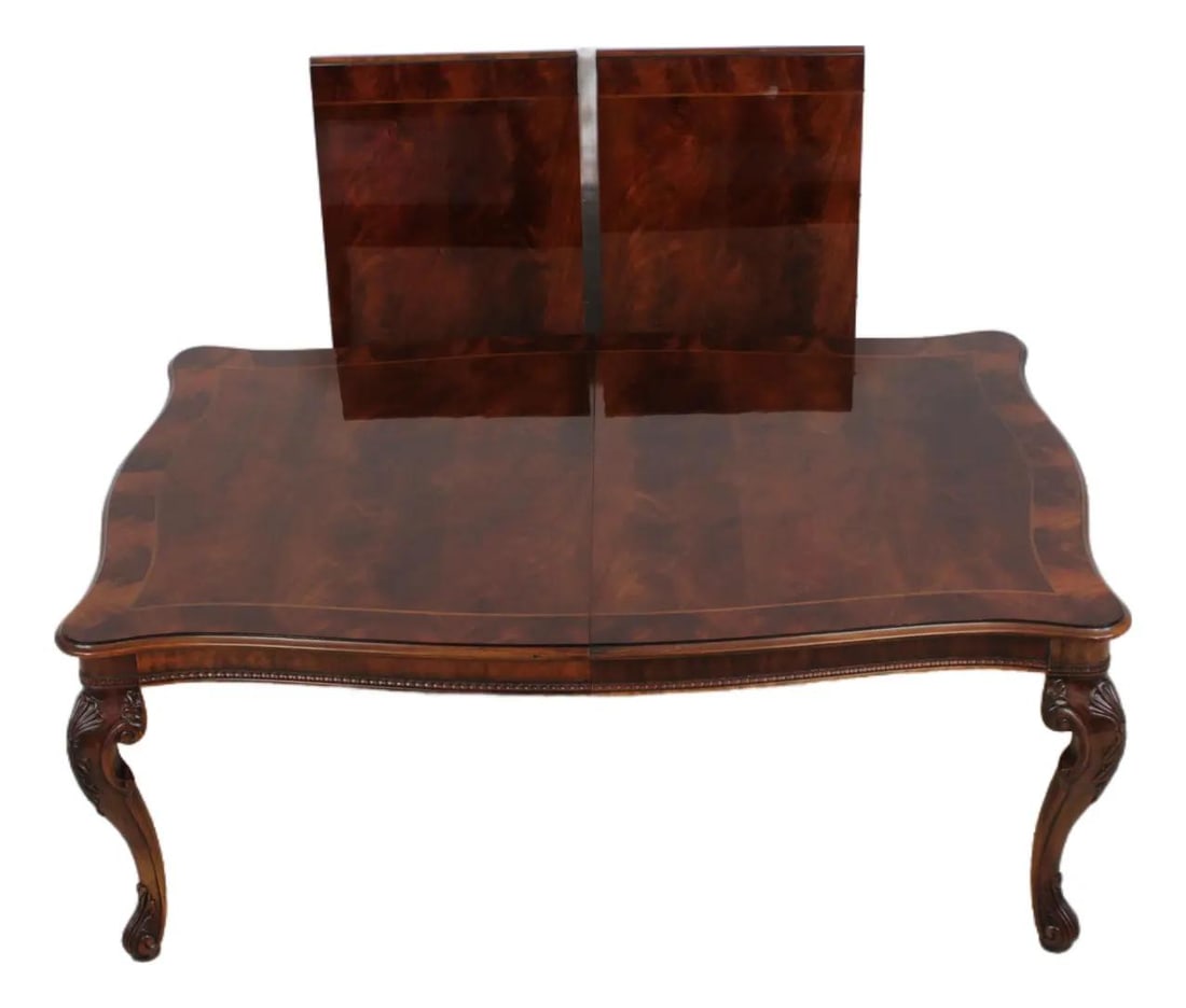 Mahogany Dining Table by Henredon with 2 24 inch Leaves (1 of 10)