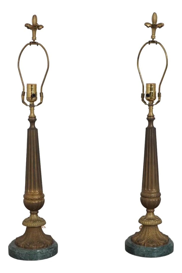 1960s French Style Table Lamps with Green Marble Bases: 1960s French Style Table Lamps with Green Marble Bases This stunning pair of 1960s French style table lamps features elegant green marble bases and quality brass finials adorned with a fleur de lis de