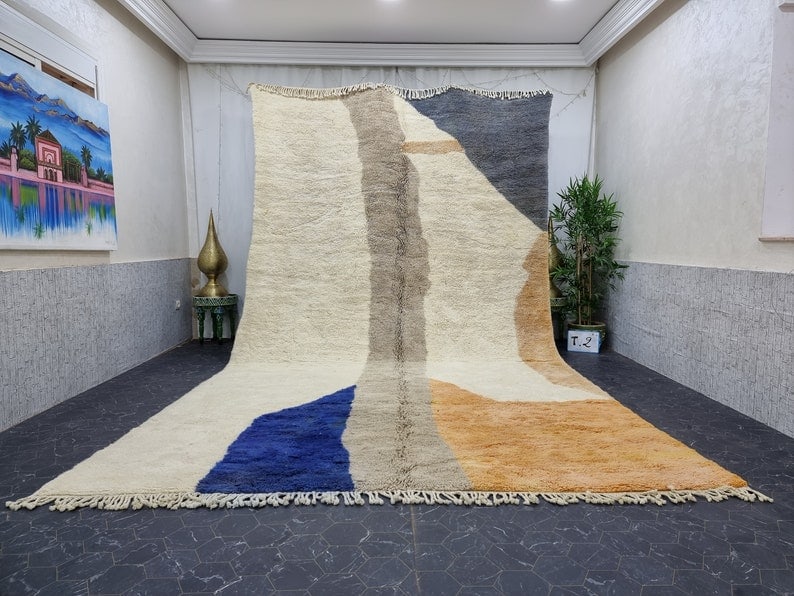 Authentic Handwoven Moroccan Soft Rug 100% Sheep Wool: Authentic Handwoven Moroccan Soft Rug 100% Sheep Wool Experience the exquisite charm of this stunning soft rug, handwoven by skilled Berber women weavers in the Atlas Mountains of Morocco. Crafted usi