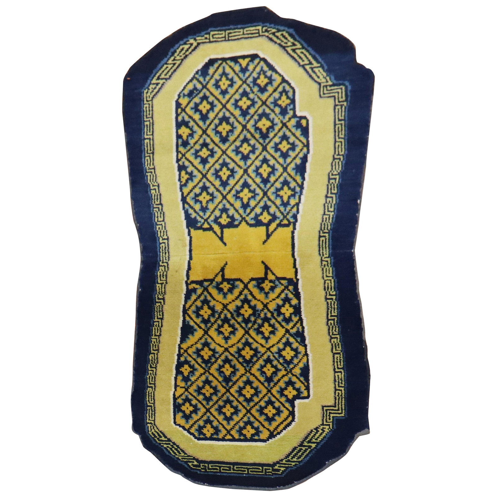 Early 20th Century Tibetan Hand-Woven Horse Cover Rug Folk Art: Early 20th Century Tibetan Hand-Woven Horse Cover Rug Folk Art Discover a captivating early 20th century Tibetan horse cover textile rug, masterfully hand-woven from cotton and wool. This striking pie