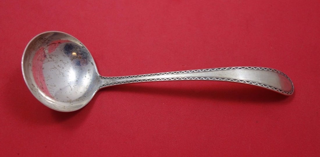 Kirk Winslow Sterling Silver Gravy Ladle 6 1/4" 1850-1899: Kirk Winslow Sterling Silver Gravy Ladle 6 1/4" 1850-1899 This exquisite gravy ladle, crafted by Kirk, showcases timeless elegance with its sterling silver composition. Designed in the Winslow pattern