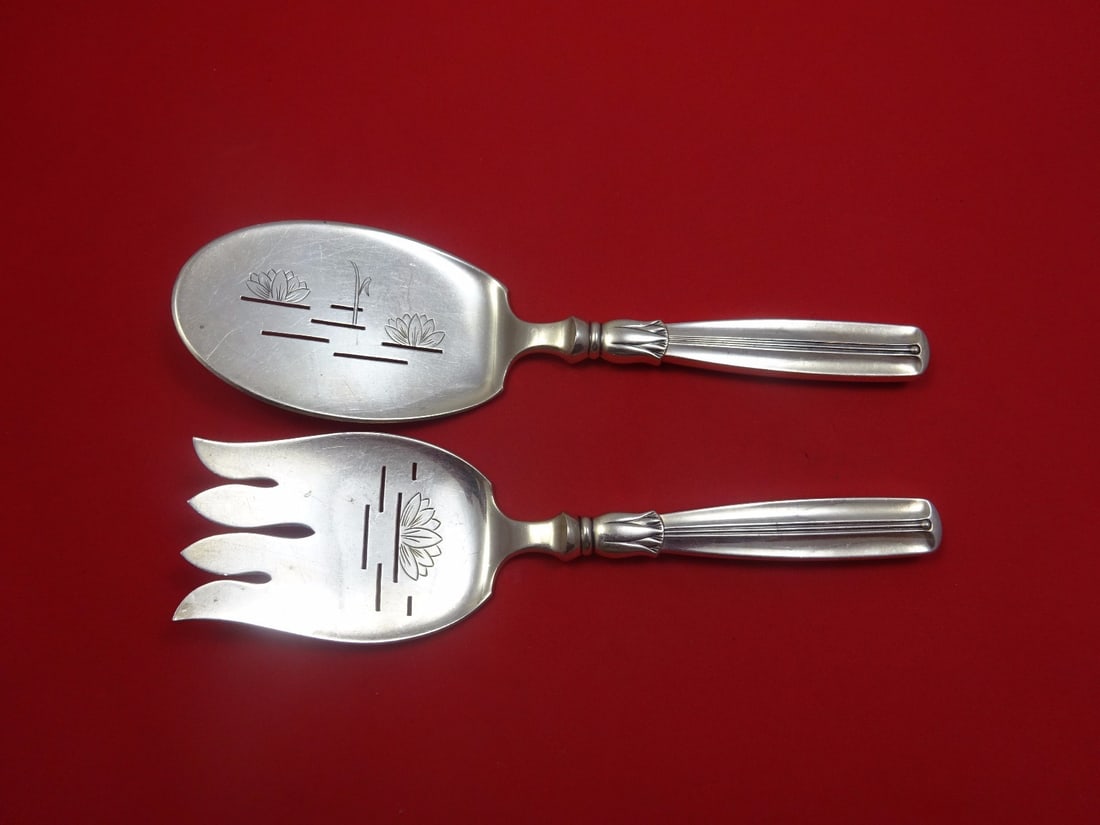 W&S Sorensen Lotus Sterling Silver 2pc Fish Serving Set: W&S Sorensen Lotus Sterling Silver 2pc Fish Serving Set This exquisite 2-piece fish serving set by W&S Sorensen features the elegant Lotus pattern. Crafted from high-quality sterling silver, each piec