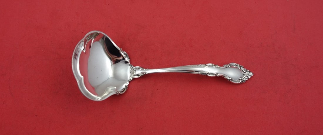 Lunt Malvern Sterling Silver Sauce Ladle 5.625 Inches: Lunt Malvern Sterling Silver Sauce Ladle 5.625 Inches Introducing the Malvern sauce ladle by Lunt, crafted from high-quality sterling silver. This elegant ladle measures 5 5/8" and features the beauti