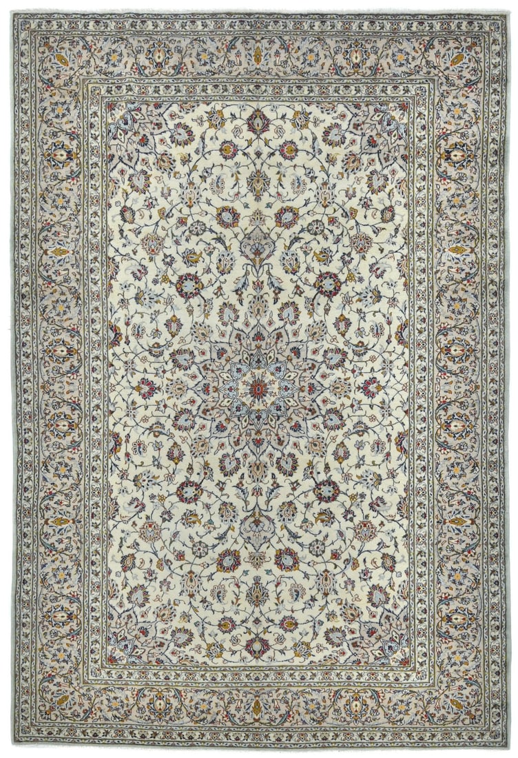 Vintage Hand-Knotted Cream Oriental Floral Rug 7'11 x 11'5 Wool: Vintage Hand-Knotted Cream Oriental Floral Rug 7'11 x 11'5 Wool Enhance your home decor with this exquisite vintage hand-knotted cream oriental rug. Measuring 7'11" x 11'5" (approximately 137" x 95"),
