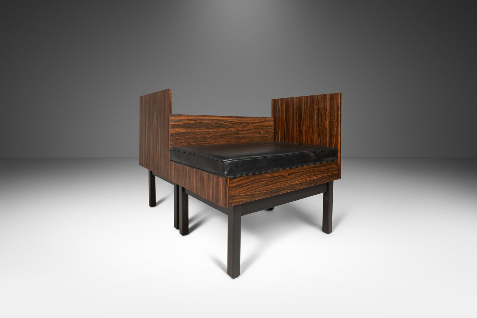 Mid Century Modern Set of 2 Kissing Benches Rosewood Laminate USA 1950s: Mid Century Modern Set of 2 Kissing Benches Rosewood Laminate USA 1950s Enhance your living space with this remarkable set of two early mid-century modern modular benches, also known as kissing benche
