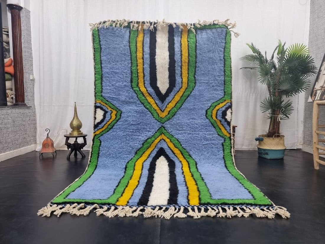 Handwoven Moroccan Soft Wool Rug 8x5 Feet Authentic Berber Craftsmanship: Handwoven Moroccan Soft Wool Rug 8x5 Feet Authentic Berber Craftsmanship Experience the warmth and beauty of this Fabulous Soft Wool Rug, handwoven in the Atlas Mountains by skilled local Berber women