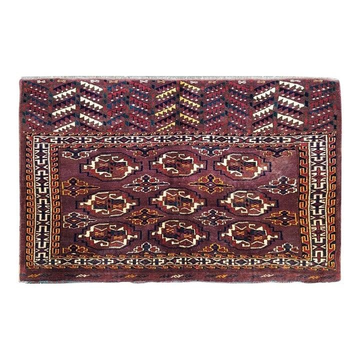 Handmade Wool Rug with Turkoman Tribal Motif 4'6 x 8': Handmade Wool Rug with Turkoman Tribal Motif 4'6 x 8' This vintage Turkoman tribal rug is hand-knotted from wool using traditional techniques, blending classic craftsmanship with a contemporary design