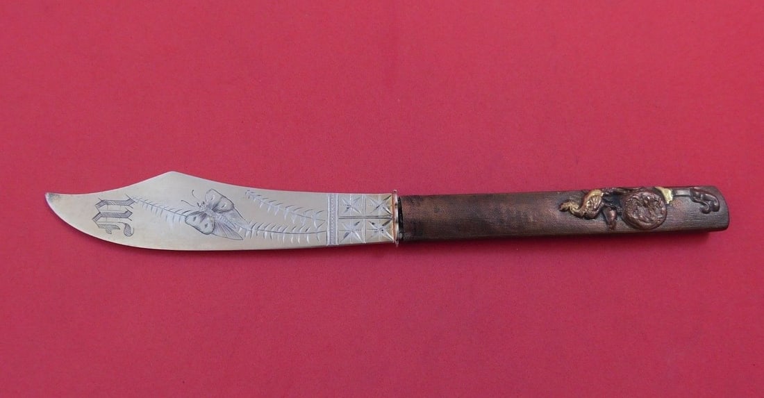 Japanese Kozuka Silver Fish Knife with Butterfly and Leaves: Japanese Kozuka Silver Fish Knife with Butterfly and Leaves This Japanese Kozuka fish knife features a mixed metals design with a traditional Japanese motif. The 7 3/4-inch blade is bright-cut and sho