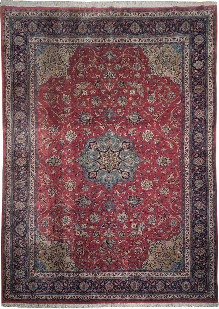 Quality Persian Qazvin Rug 9.1 x 12.3 Dense Weave: Quality Persian Qazvin Rug 9.1 x 12.3 Dense Weave Free continental US Shipping Enhance your living space with this exquisite Persian Qazvin rug, measuring 9.1 x 12.3 feet. This rug features a dense, f