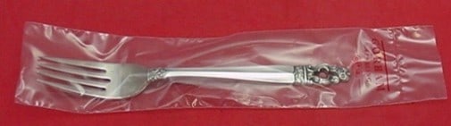 Gorham Sovereign Hispana Sterling Silver Fork 7.5 Inch New: Gorham Sovereign Hispana Sterling Silver Fork 7.5 Inch New Elevate your dining experience with this exquisite Sovereign Hispana by Gorham sterling silver place size fork. Measuring 7 1/2 inches, this 