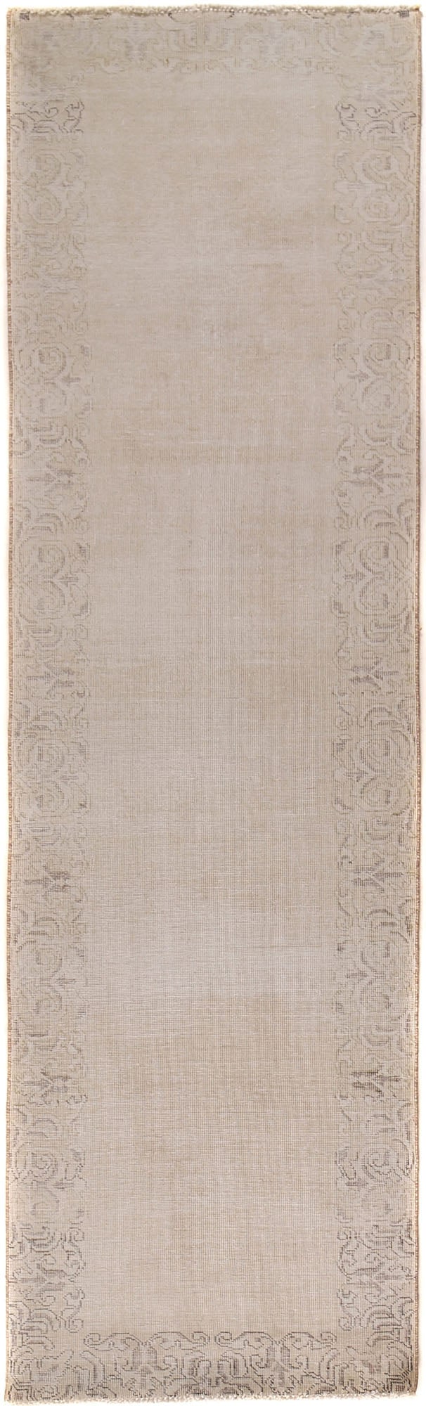 Traditional 2.9 x 10.1 Hand-Knotted Wool Whitewash Runner Rug: Traditional 2.9 x 10.1 Hand-Knotted Wool Whitewash Runner Rug Free continental US Shipping Discover the elegance of our Vintage Runner Rug, measuring 2.9 x 10.1 feet (33 x 121 inches). This beautiful 