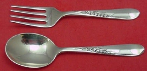 Reed & Barton Silver Wheat Sterling Silver Baby Set 2pc Fork Spoon 5": Reed & Barton Silver Wheat Sterling Silver Baby Set 2pc Fork Spoon 5" This exquisite 2-piece baby set from Reed & Barton features the charming Silver Wheat pattern, crafted from high-quality sterling 