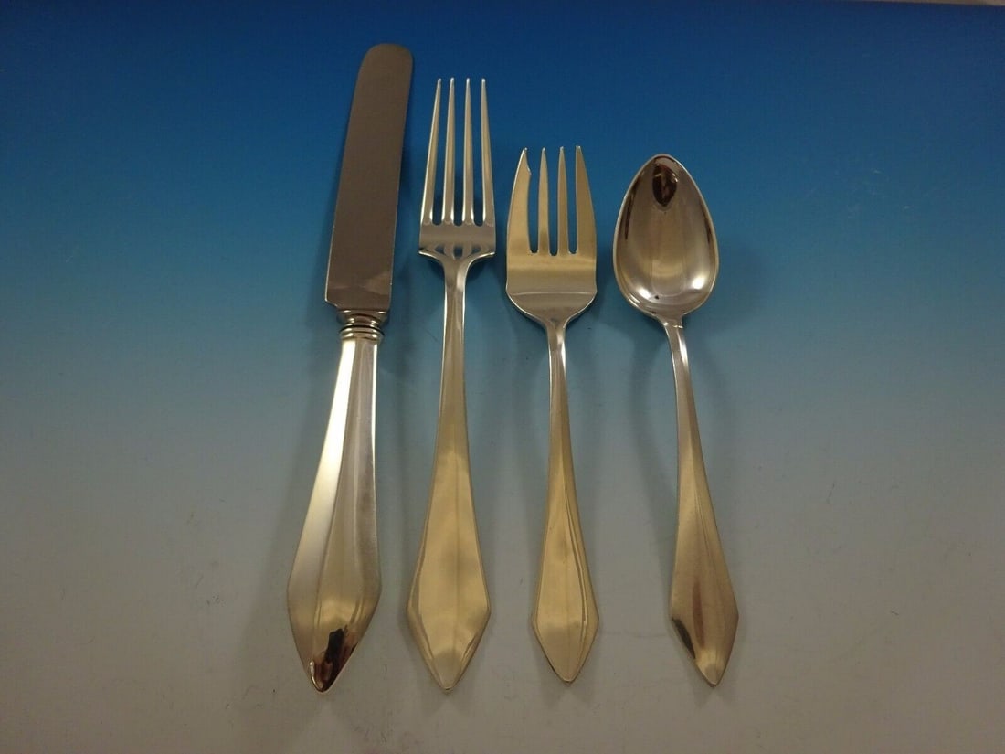 Durgin Chatham Sterling Silver 4-Piece Place Setting Vintage: Durgin Chatham Sterling Silver 4-Piece Place Setting Vintage Discover the elegance of the Chatham pattern by Durgin with this vintage 4-piece sterling silver place setting. Each piece showcases qualit