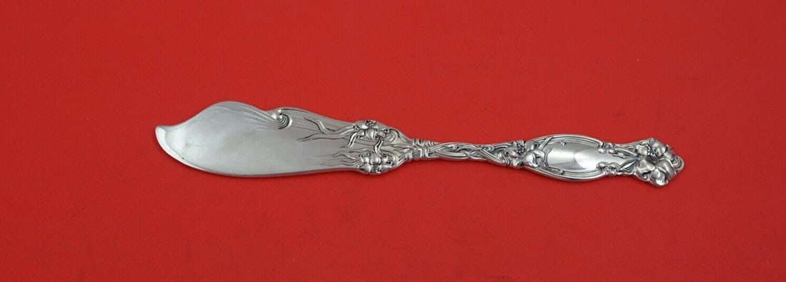 International Silver Frontenac Sterling Silver Fish Knife 7 1/2 inches: International Silver Frontenac Sterling Silver Fish Knife 7 1/2 inches This exquisite Frontenac fish knife by International Silver features a beautifully crafted sterling silver flat handle, measuring