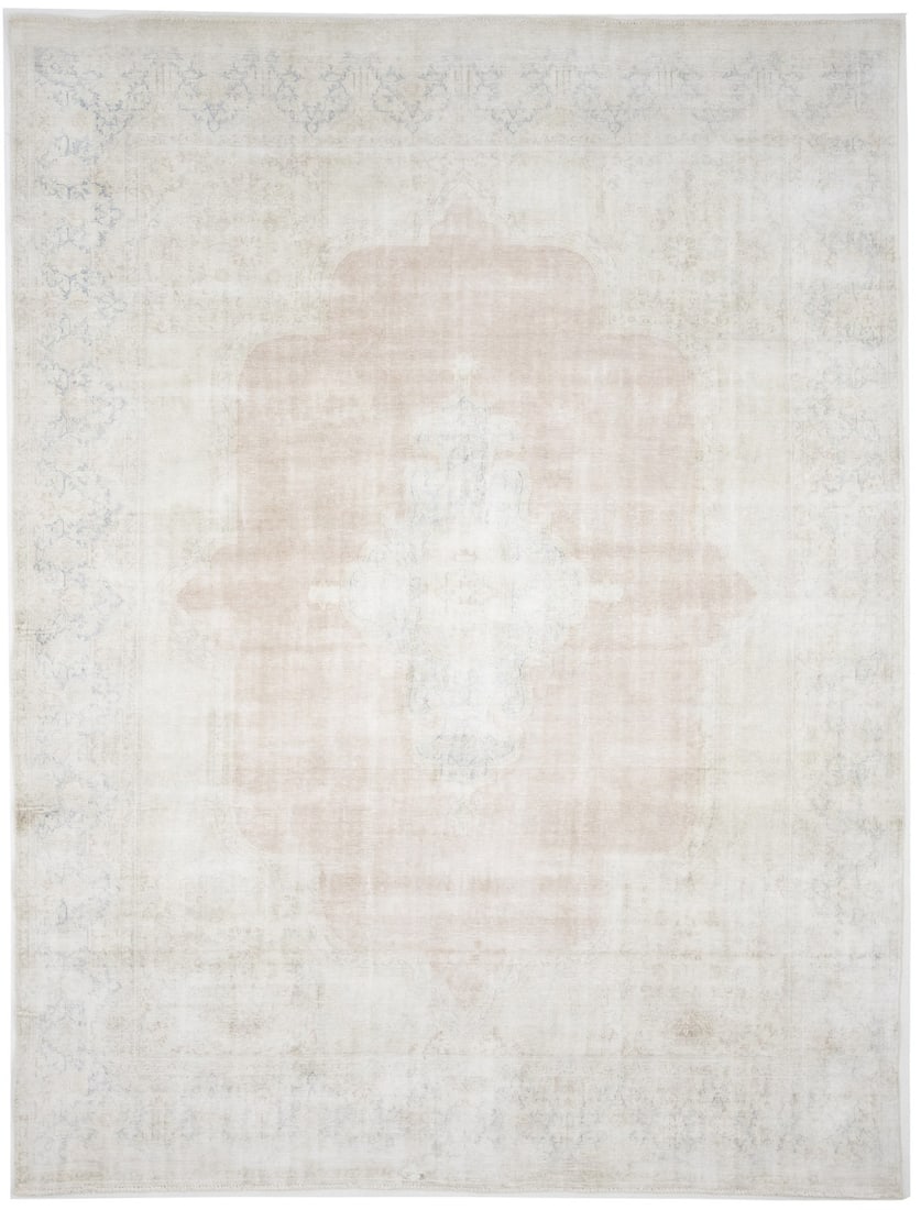 Vintage Hand-Knotted Floral Oriental Rug 9'9 x 12'10 Wool: Vintage Hand-Knotted Floral Oriental Rug 9'9 x 12'10 Wool Enhance your living space with this exquisite Floral Hand-Knotted Vintage Distressed Oriental Rug. Measuring approximately 9'9" x 12'10", this