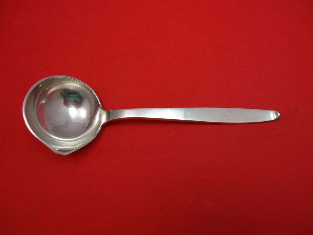Evald Nielsen Funkis Sterling Silver Gravy Ladle 7.5 Inch with Spout: Evald Nielsen Funkis Sterling Silver Gravy Ladle 7.5 Inch with Spout This elegant gravy ladle is crafted from high-quality sterling silver and features a functional spout, making it a perfect addition