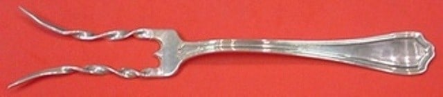 Reed & Barton Hepplewhite Sterling Silver Baked Potato Fork 7 1/4 Custom Made: Reed & Barton Hepplewhite Sterling Silver Baked Potato Fork 7 1/4 Custom Made This exquisite serving fork features the Hepplewhite pattern by Reed & Barton, crafted from high-quality sterling silver. 