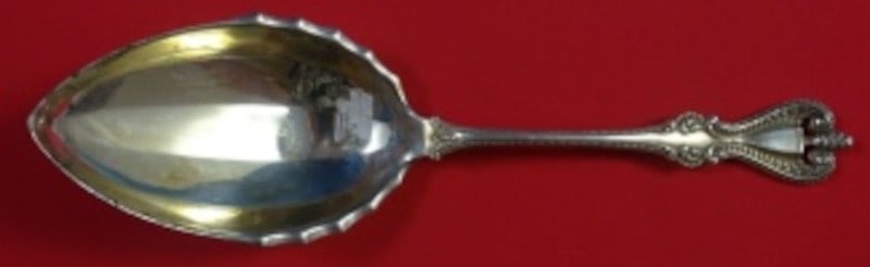 Towle Old Colonial Sterling Silver Pudding Spoon Wide Bowl 9 3/4": Towle Old Colonial Sterling Silver Pudding Spoon Wide Bowl 9 3/4" Sterling silver pudding spoon in the Old Colonial pattern by Towle, featuring a wide bowl and measuring 9 3/4 inches. It is not monogr