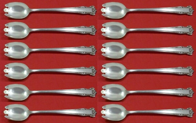 Lunt English Shell Sterling Silver 12pcs Ice Cream Fork Set 6": Lunt English Shell Sterling Silver 12pcs Ice Cream Fork Set 6" Indulge in elegance with this exquisite 12-piece set of ice cream dessert forks from Lunt, crafted in the classic English Shell pattern. 