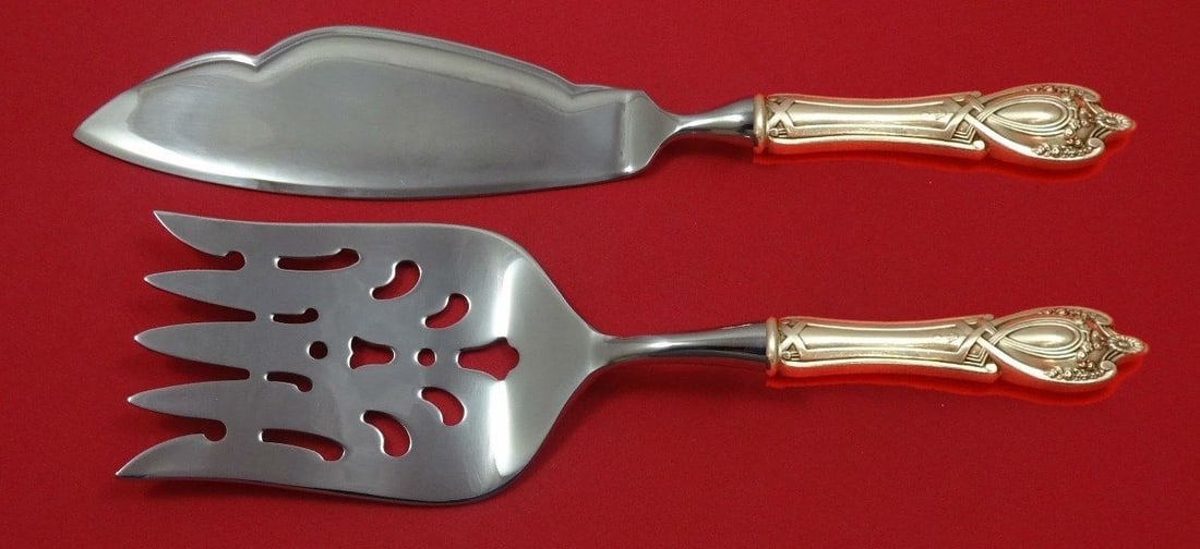 Lunt Monticello Sterling Silver Fish Serving Set 2 Piece Custom Made: Lunt Monticello Sterling Silver Fish Serving Set 2 Piece Custom Made Enhance your dining experience with this exquisite Monticello by Lunt Sterling Silver Fish Serving Set. This custom-made 2-piece se