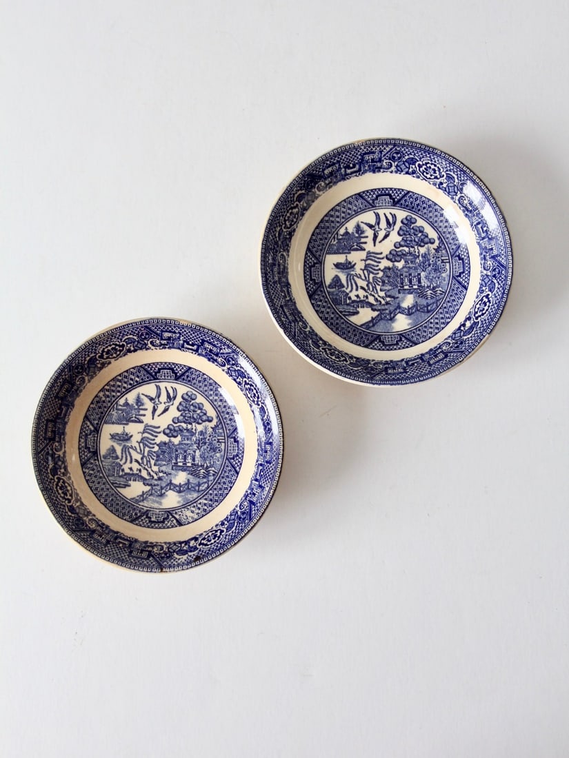 Pair of 1940s Blue Willow Bowls by Homer Laughlin (1 of 11)
