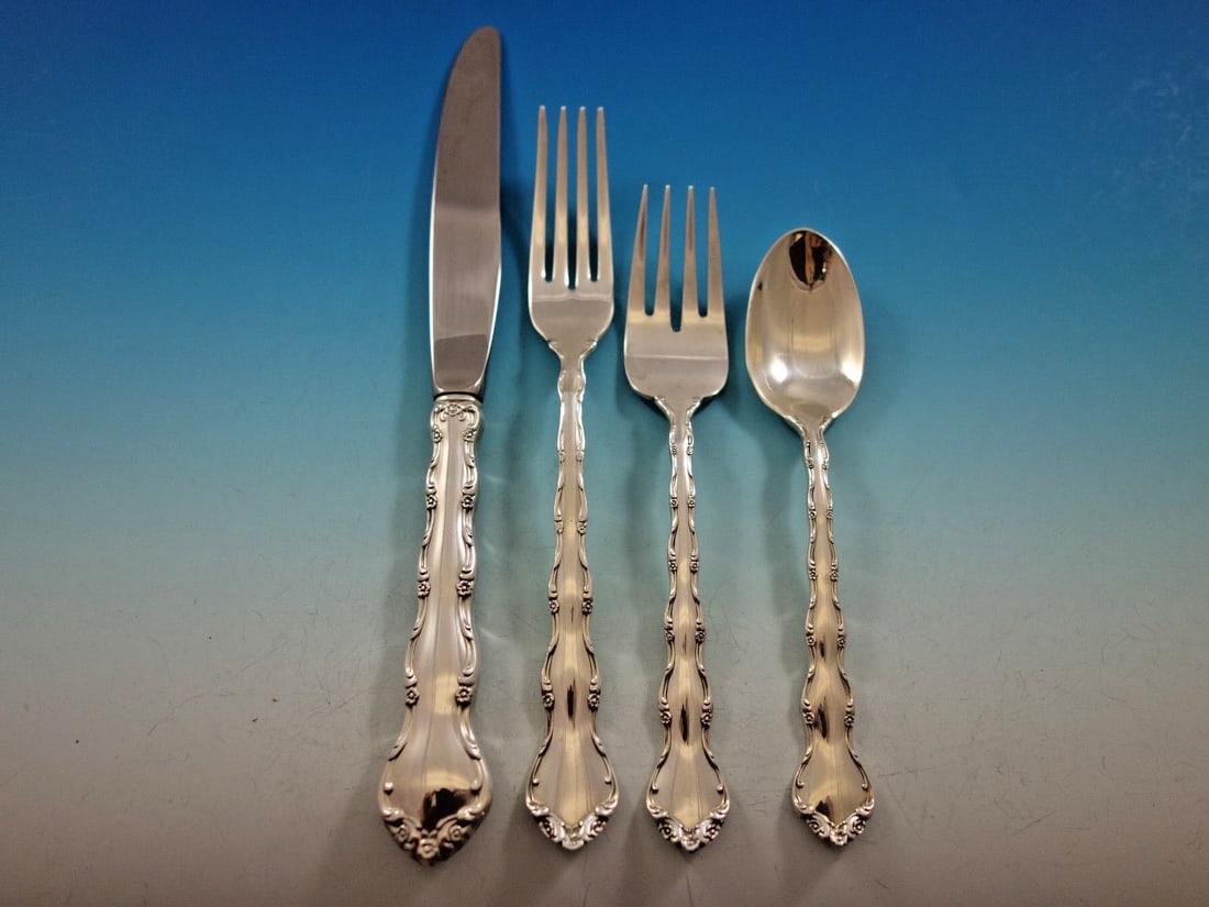 Reed and Barton Tara Sterling Silver Flatware Set 24 Pieces with Caddy: Reed and Barton Tara Sterling Silver Flatware Set 24 Pieces with Caddy This exquisite Tara flatware set by Reed & Barton is crafted from high-quality sterling silver, making it a stunning addition to 