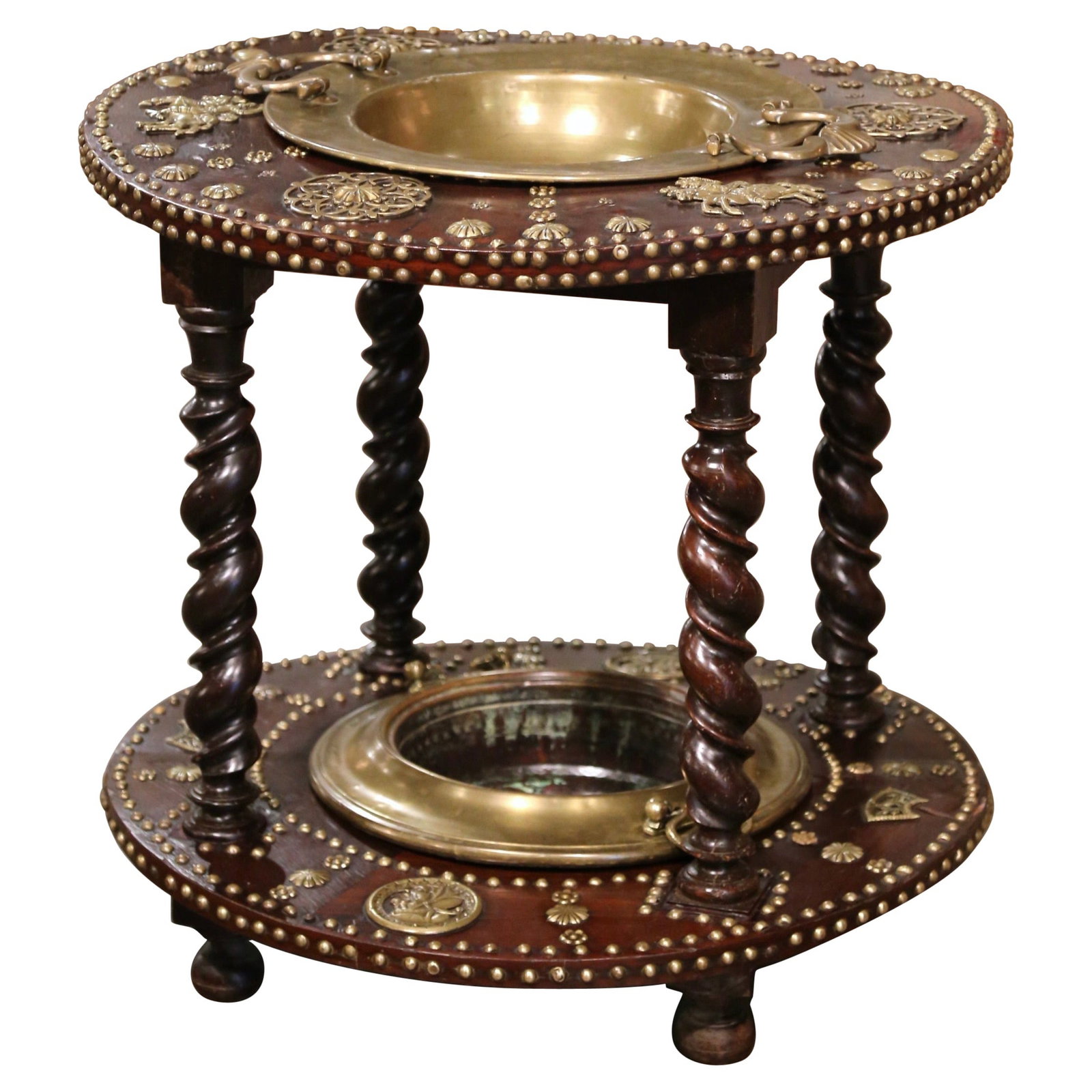 18th Century Spanish Gothic Brasero Table with Barley Twist Legs: 18th Century Spanish Gothic Brasero Table with Barley Twist Legs Introducing an exquisite 18th Century Spanish "Brasero" table that adds warmth and character to any interior space. This unique antique