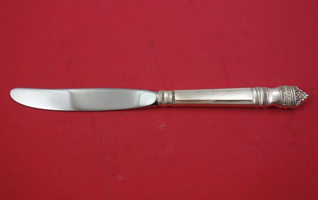 Towle Sterling Silver Dinner Knife Danish Baroque 9.5in: Towle Sterling Silver Dinner Knife Danish Baroque 9.5in This exquisite dinner knife showcases the elegant Danish Baroque pattern by Towle. Crafted from high-quality sterling silver, it measures 9 1/2"