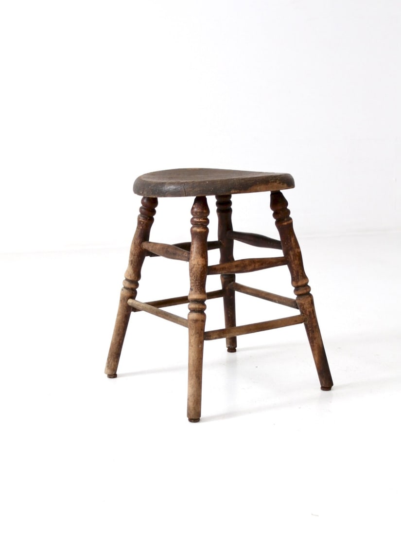 Early American turned leg wood stool 18.25 inch (1 of 10)