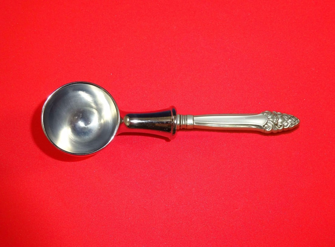 Gorham Sovereign Old Sterling Silver Coffee Scoop Custom Made 6": Gorham Sovereign Old Sterling Silver Coffee Scoop Custom Made 6" This exquisite coffee scoop, crafted by Gorham in the renowned Sovereign Old pattern, features a sterling silver hollow handle compleme