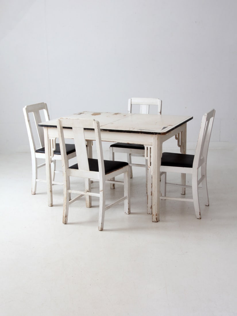 1930s Art Deco Square Brand Dining Table Set with 4 Chairs: 1930s Art Deco Square Brand Dining Table Set with 4 Chairs Step back in time with this elegant Vintage Square Brand Dining Table Set from the 1930s-1940s, crafted by Crittenden & Eastman Co. The set f