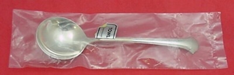 Towle Chippendale Sterling Silver Cream Soup Spoon 6.5 inches: Towle Chippendale Sterling Silver Cream Soup Spoon 6.5 inches This exquisite Chippendale cream soup spoon from Towle is crafted from heirloom-quality sterling silver, ensuring both elegance and durabi