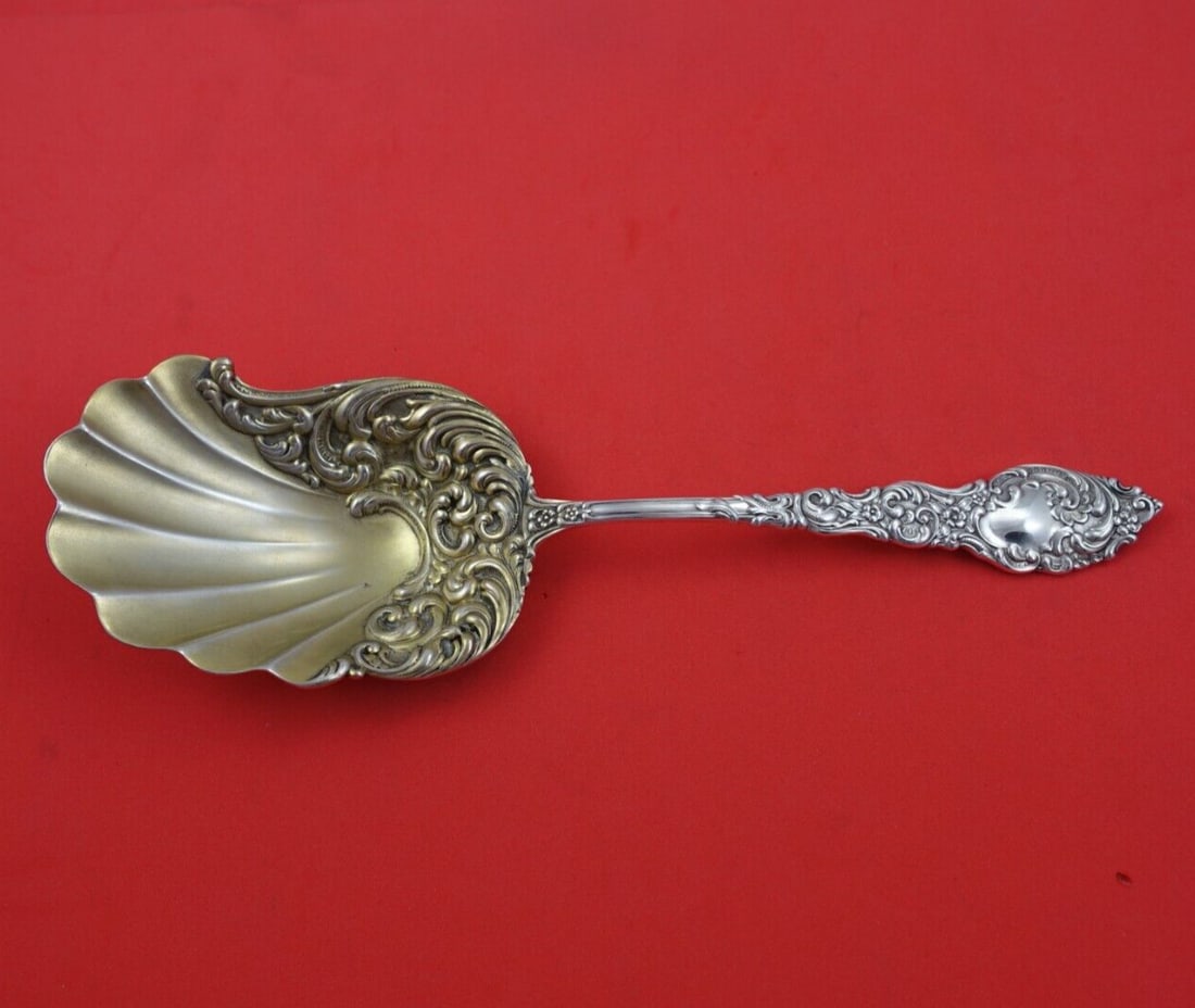 Unger Sterling Silver Passaic Oyster Server Large Sculpted Bowl 9 1/4": Unger Sterling Silver Passaic Oyster Server Large Sculpted Bowl 9 1/4" Presenting a stunning oyster server from the Passaic pattern by Unger, crafted in exquisite sterling silver (.925). This large sc