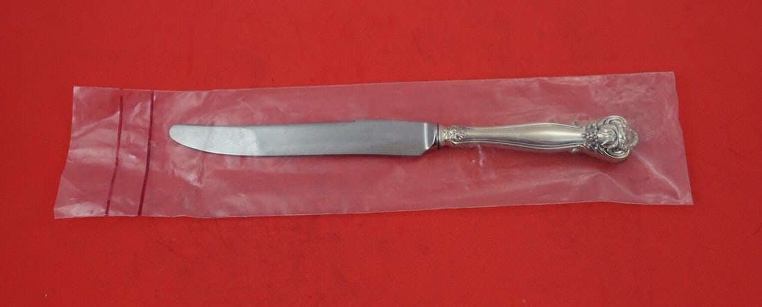 Durgin New Vintage Sterling Silver Knife 9 French Blade Rare: Durgin New Vintage Sterling Silver Knife 9 French Blade Rare Discover the elegance of this Durgin New Vintage Sterling Silver Knife, featuring a classic French blade design. This beautiful piece measu