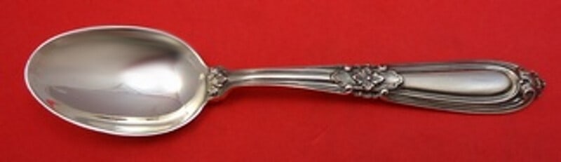 Buccellati Esteval Sterling Silver Teaspoon 6 1/8 In Heirloom Flatware: Buccellati Esteval Sterling Silver Teaspoon 6 1/8 In Heirloom Flatware Experience the elegance of the Esteval pattern by Buccellati with this exquisite sterling silver teaspoon. Measuring 6 1/8 inches