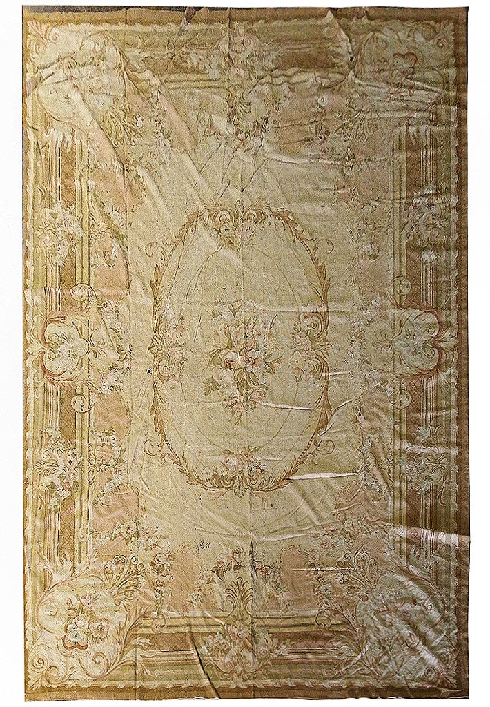 Elegant 9.4 x 13.7 Flat-Weave Aubusson Rug in Neutral Colors: Elegant 9.4 x 13.7 Flat-Weave Aubusson Rug in Neutral Colors Free continental US Shipping Transform your living space with this exquisite 9.4 x 13.7 flat-weave Aubusson rug, featuring a sophisticated 