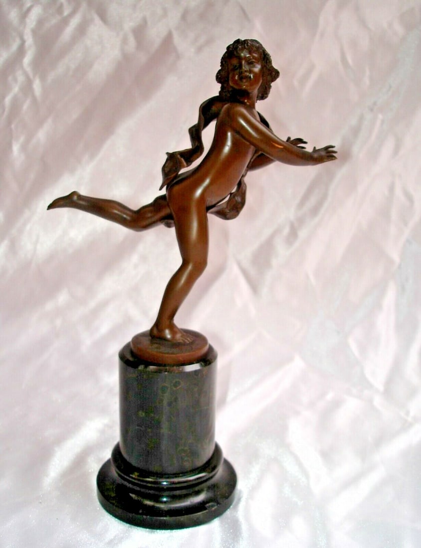19th Century French Bronze Sculpture of Young Girl on Marble Base: 19th Century French Bronze Sculpture of Young Girl on Marble Base This exquisite 19th century French bronze sculpture features a young girl and showcases remarkable craftsmanship and intricate detaili