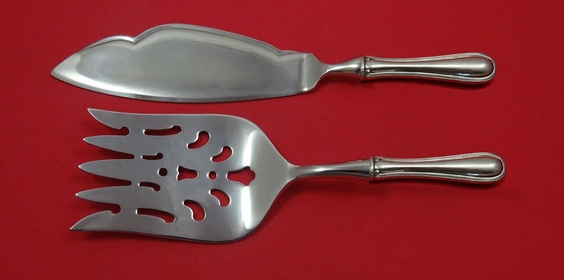 Watson Commonwealth Sterling Silver Fish Serving Set 2 Pieces Monogrammed: Watson Commonwealth Sterling Silver Fish Serving Set 2 Pieces Monogrammed Elevate your dining experience with this exquisite Commonwealth by Watson Sterling Silver Fish Serving Set. Crafted between 19