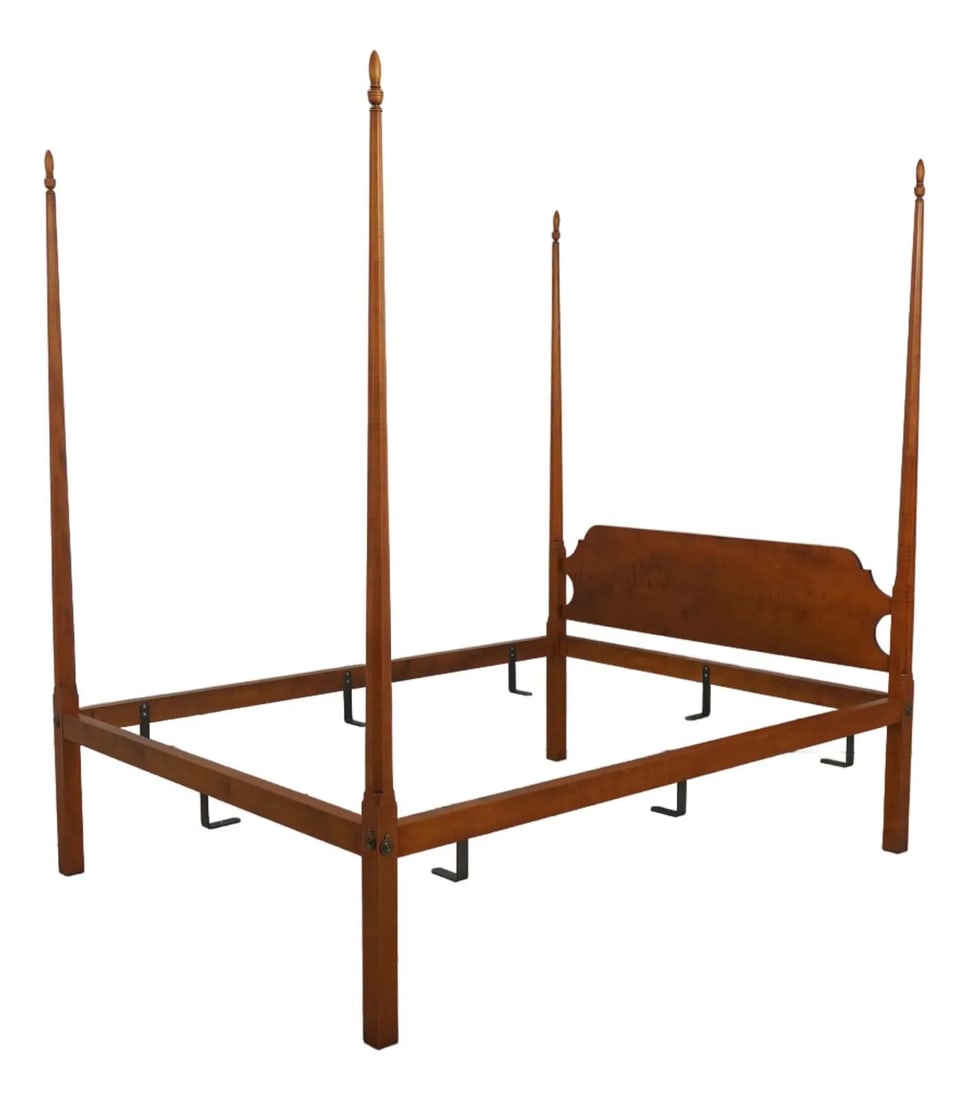 Queen Bed in Tiger Maple Country Style with Tall Tapered Posts (1 of 10)