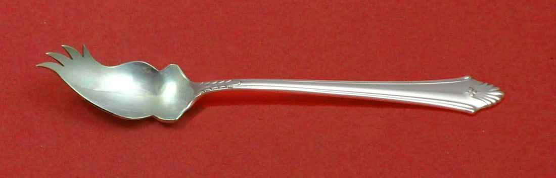 Gorham Edgemont Sterling Silver Custom Pate Knife 6 Inch: Gorham Edgemont Sterling Silver Custom Pate Knife 6 Inch This elegant Edgemont pattern pate knife from Gorham is custom made from high-quality sterling silver. Measuring 6 inches in length, it showcas