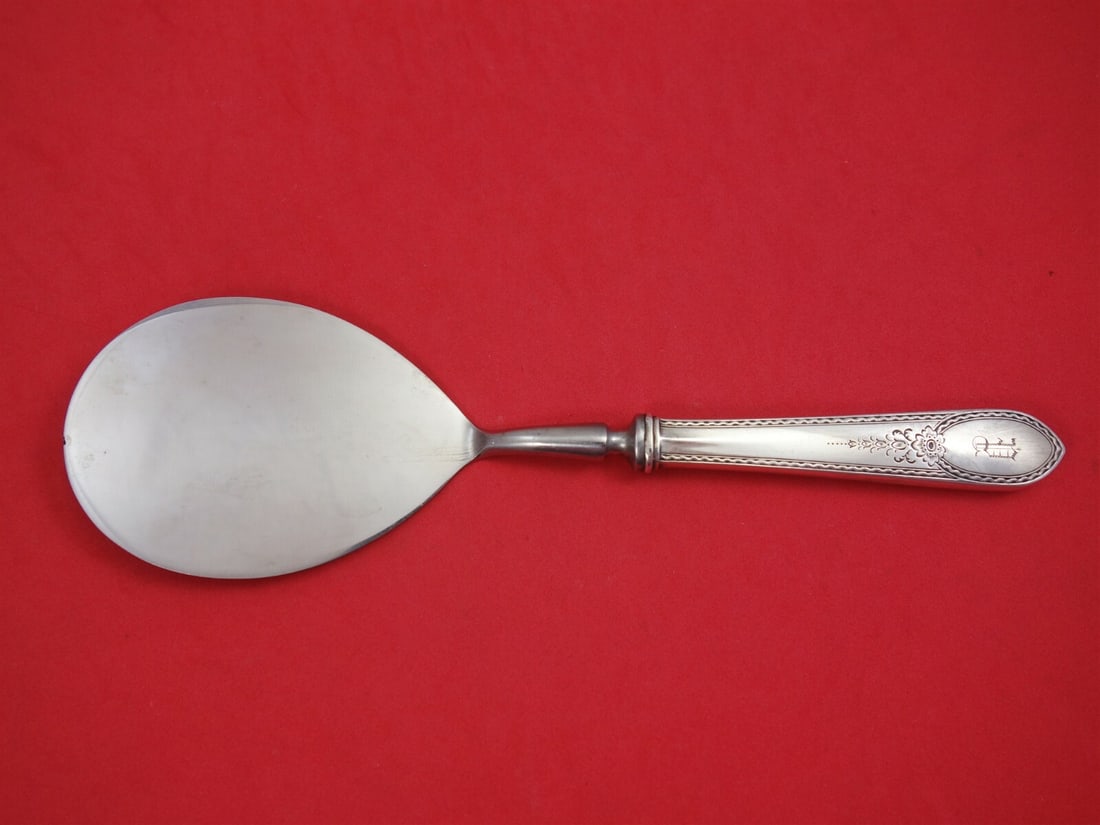 Lunt Sterling Silver Early American Engraved Pastry Server 9 1/4" Monogrammed: Lunt Sterling Silver Early American Engraved Pastry Server 9 1/4" Monogrammed This exquisite Early American Engraved Pastry Server by Lunt is a stunning addition to any serving collection. Crafted fro