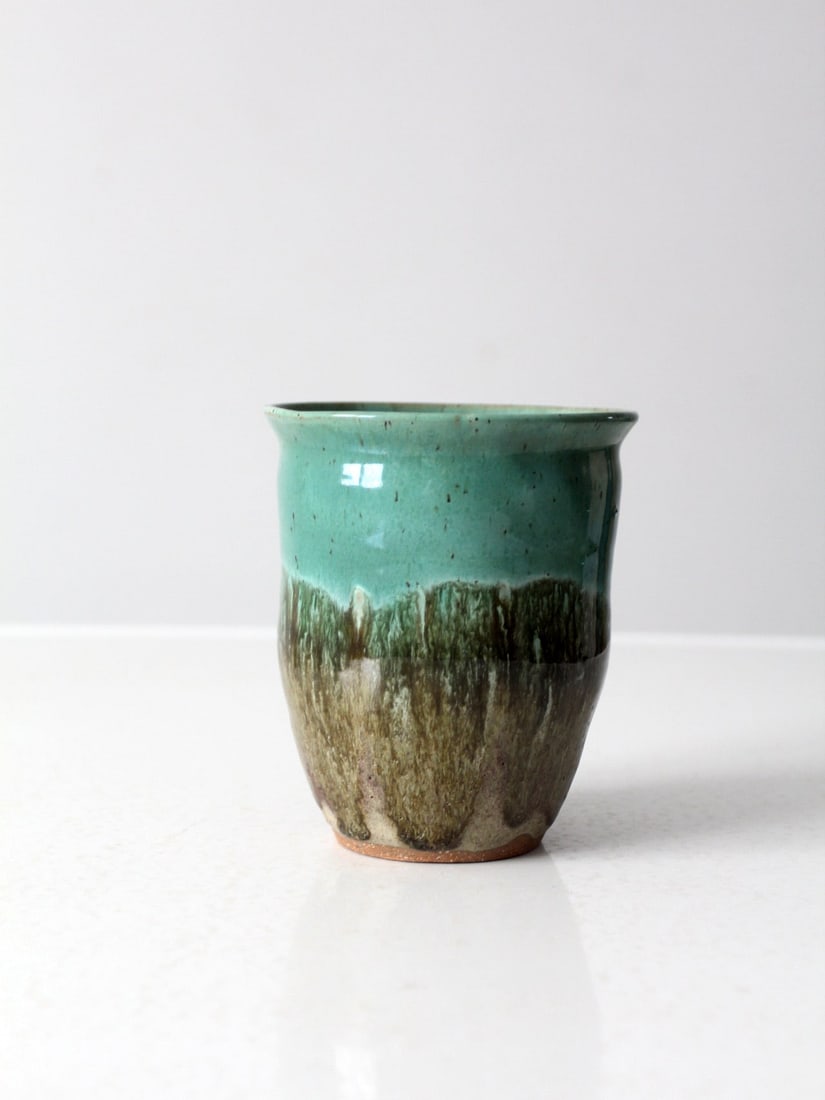 Signed Vintage Studio Pottery Vase Turquoise Olive Glaze 5.5 inches: Signed Vintage Studio Pottery Vase Turquoise Olive Glaze 5.5 inches This vintage studio pottery vase showcases a beautiful turquoise green and olive glaze, making it a unique decorative piece. The vas